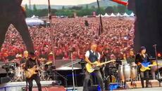 Bruce Springsteen on stage in Belfast - Videoclip.bg