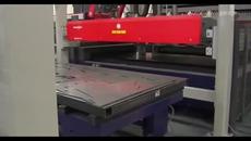 John Deere Harvester Combine factory - Videoclip.bg