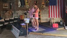 Year-Round Valentine, live at High Five Dive Bar - Videoclip.bg