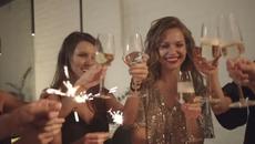 Conti & Sara Lamprečnik - 2022 - Novo leto je! (Official Video) - Videoclip.bg