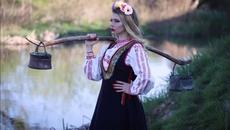 Живка Папанчева - Руска си вода налива - Videoclip.bg