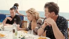 „Отвлечени от бурята“ (2002) - Videoclip.bg