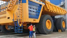 Самый Большой Самосвал в Мире , БЕЛАЗ 450т - Videoclip.bg