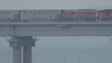 На КРЫМСКОМ мосту НАЧАЛИ ремонт ЖЕЛЕЗНОДОРОЖНОЙ части моста - Videoclip.bg