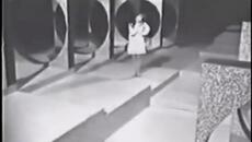 Юли Джонголска (1981) - На тебе - Videoclip.bg