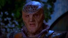 Babylon 5 - S01E01 - Midnight on the firing line 2/2 - BG AUDIO - Videoclip.bg