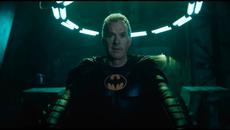 The Flash: Flashback Fridays | Batman Returns..Again! - Behind the Scenes - Videoclip.bg