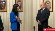 ЦИРК! Нещото Мария Габриел отнесе празна папка без министри. Каза на Румен Радев за срамната коалиция - Videoclip.bg