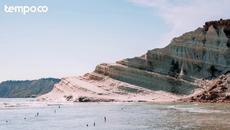 Jokowi Izinkan Ekspor Pasir Laut, Kemenkeu Sebut Kontribusi ke Pendapatan Negara Kecil - Videoclip.bg