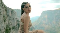 Daphne Nikolaou - Krasi M' Se Pino Gia Kalo - Official Music Video - Videoclip.bg