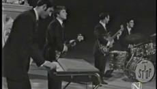 Cristina y Los Stop (1968) - Tus Ojos - Videoclip.bg