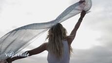 September - La La La (Remix) - Videoclip.bg