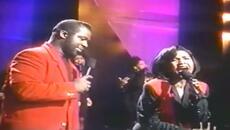 BeBe & CeCe Winans - Addictive Love -  Live - Videoclip.bg