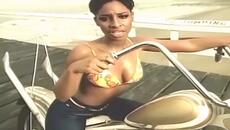 Toni Estes - Hot - Videoclip.bg