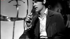 BJ Thomas (1970) - Raindrops Keep Falling On My Head - Videoclip.bg