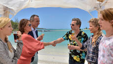 Неприятности в тропиците (синхронен екип, дублаж на Андарта Студио) (запис) - Videoclip.bg