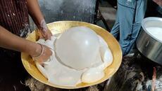 Lambi Matka Roti of Nagpur | Slimy Dough Bread | Indian Street Food - Videoclip.bg