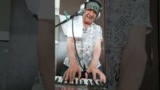 Вдъхновено от Ани: Събуди се !(Дръж се и днес, Антоан!) - Videoclip.bg