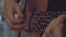 Aldous Harding - Swell does the skull - Videoclip.bg