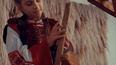 Полина Димитрова - Моме, лично моме - Videoclip.bg