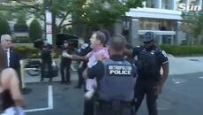 Moment pro-Palestine protester sets himself on FIRE outside the White House - Videoclip.bg