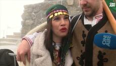 Хиляди се изкачиха до паметника на свободата на връх Свети Никола - Videoclip.bg