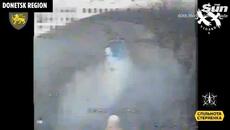 Russian tank explodes in ball of flames after kamikaze drone strike - Videoclip.bg