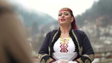 Тодоре сино Тодоре - Анастасия Гайдева, Севдалин Бакларев и приятели - Videoclip.bg