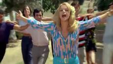 Алики Вугиуклаки (1966) - Стани и танцувай сиртаки (от филма ,,Дъщеря ми социалистката" 1966) - Videoclip.bg