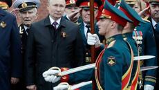 Парад на победата на Червения площад 9 май 2025 г Москва - Приемане на бойното знаме - Videoclip.bg