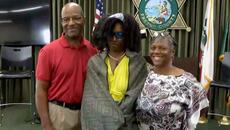 Hiker Rescued After Going Missing for 3 Weeks Reunites With Parents - Videoclip.bg