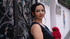 Aldijana Tuzlak Bećar - Ne mašem tugom [Official Music Video] 2025 (1) - Videoclip.bg