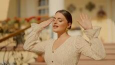 ELMA HADZIC - ZBOG OVE LJUBAVI (OFFICIAL VIDEO) - Videoclip.bg