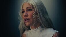 Natasa Bekvalac - Crni labud (Official Video  Album MAMA 2025) - Videoclip.bg