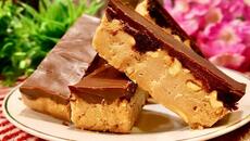 Easy and Delicious Chocolate Peanut Butter Cream Cheese Bars | Homemade Holiday Desserts Recipe ! - Videoclip.bg