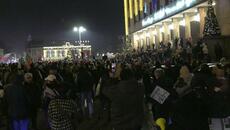 ЧЕНАЛОВА С НОВИНА. ГЕОРГИ ДИМОВ С ПРИЗИВ. ПРОТЕСТ СРЕЩУ ЕВРОТО - 17 ДЕКЕМВРИ - Videoclip.bg