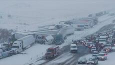 End of Years Chaos in Canada! Extreme Blizzard Causing Many Accident in Toronto - Videoclip.bg