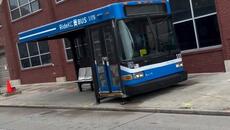 Автобус Автобусна Спирка - Videoclip.bg