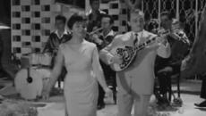 Манолис Хиотис, Мери Линда, Динос Илиопулос - Братята ти ме преследват - Videoclip.bg