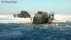 Ледоразбивач Краз заплува като риба в ледената вода - Videoclip.bg