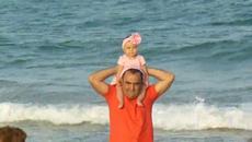 Сладко розово бебе на плажа - За Конкурса Pharrell Williams - Happy day 2014 Bulgaria Sunny Beach - Videoclip.bg