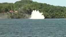 Водомоторен спорт. Зверска скорост кара лодка да полети над водата ! - Videoclip.bg