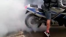 Yamaha Fzr 250 пали гуми с силен шум - Videoclip.bg
