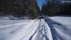 Руски тест в около 50-60 см. сняг на Лада Нива и Toyota Land Cruiser L200 - Videoclip.bg