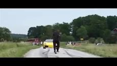 Пич прескача Ламборгини движещо се с 130 кмч - Videoclip.bg