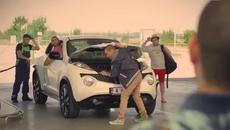 Рачков и Зуека - продавачи на царевица на плажа в Бургас - Videoclip.bg