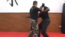 12 начина за обезоръжаване на противник - кратки видео уроци - Videoclip.bg