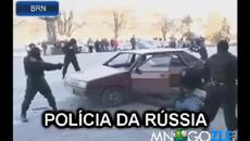 Руска полиция срещу бразилска! Ужасяващи схваткии - Videoclip.bg