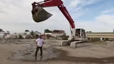 Трябваше да бъде Ice Bucket Challenge но вместо това се случи нещо фатално! - Videoclip.bg