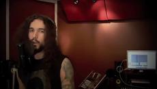 Incrível! Homem interpreta 'Dark Horse' da 'Katy Perry' em 20 gêneros musicais diferentes! - Videoclip.bg